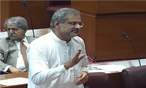 Ex-PM Abbasi wants CJP &lsquo;summoned&rsquo; to parliament