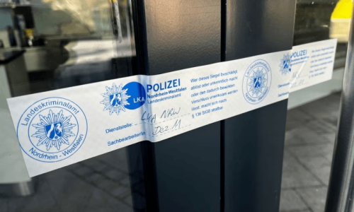 Police arrest 100 mafia suspects in swoop across Europe Police arrest 100 mafia suspects in swoop across Europe