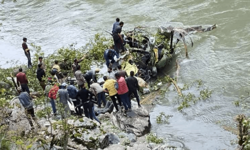 Indian army chopper makes a ‘hard landing’ in held Kashmir, injuries reported Indian army chopper makes a ‘hard landing’ in held Kashmir, injuries reported