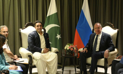 FM Bilawal meets Russian counterpart on sidelines of SCO meeting in India