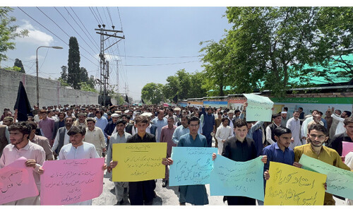 Protests as Parachinar reels from killings of 8 people