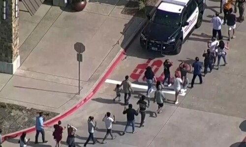 9 dead after shooting rampage at mall in US state of Texas 9 dead after shooting rampage at mall in US state of Texas