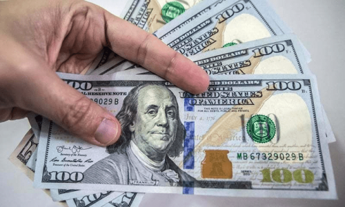 Rupee slides 1.3pc against US dollar amid unrest after Imran&rsquo;s arrest