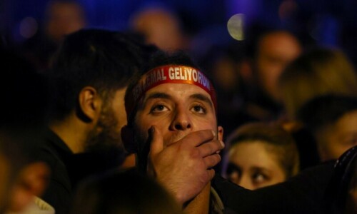 Turkey election rivals both claim early lead but runoff likely Turkey election rivals both claim early lead but runoff likely