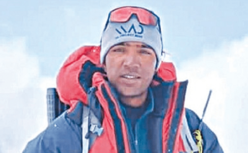 Sajid Sadpara sets record by scaling Everest without oxygen Sajid Sadpara sets record by scaling Everest without oxygen
