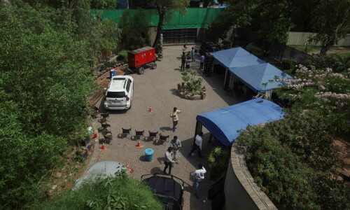 Lahore tense as uncertainty hangs over operation at Zaman Park