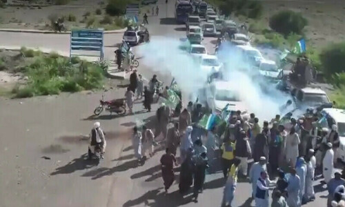 Sirajul Haq escapes suicide attack on convoy in Balochistan’s Zhob, 6 others injured: police Sirajul Haq escapes suicide attack on convoy in Balochistan’s Zhob, 6 others injured: police