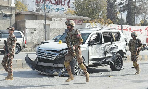 Five FC men injured as their vehicle attacked in Bara
