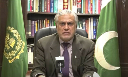 Ishaq Dar announces 8-rupee cut in petrol price