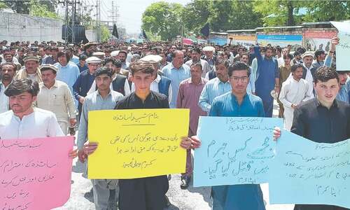 Kurram tragedy victims buried amid protests