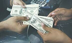 Dollar takes Rs15 dip in open market on SBP move Dollar takes Rs15 dip in open market on SBP move