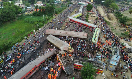 India rescue work ends as focus turns to cause of worst train crash in decades India rescue work ends as focus turns to cause of worst train crash in decades