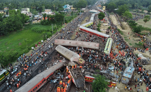 India blames signal fault for deadly train crash India blames signal fault for deadly train crash