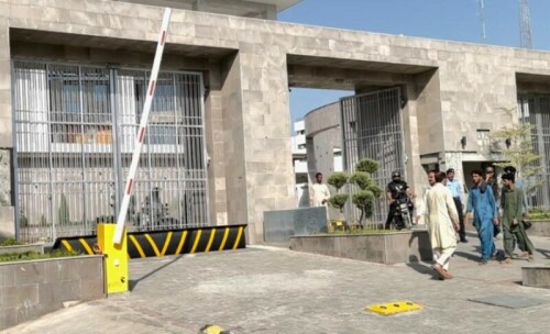 IHC grants Imran two-week protective bail in case pertaining to murder of senior SC lawyer in Quetta