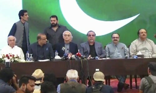 Jahangir Tareen launches Istehkam-i-Pakistan Party with PTI defectors by his side