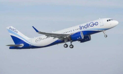 Indian plane strays into Pakistan amid bad weather Indian plane strays into Pakistan amid bad weather