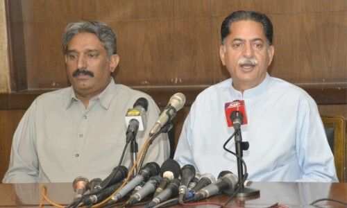 Keeping Nawaz out of politics is injustice: Javed