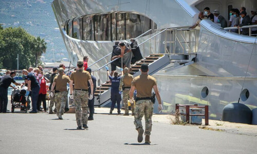 At least 79 drown, countless missing in migrant shipwreck off Greece