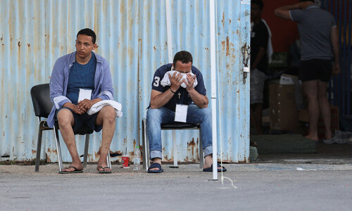 Greece hunts for survivors of migrant shipwreck, at least 78 dead Greece hunts for survivors of migrant shipwreck, at least 78 dead