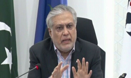 Dar blames &lsquo;geopolitics&rsquo; for stalled IMF loan