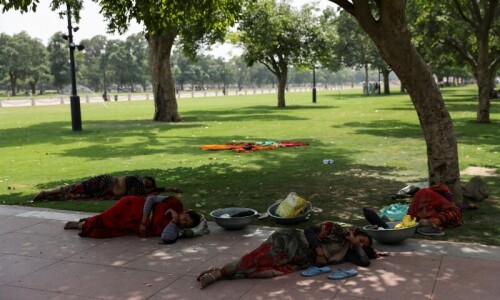 Scores die in northern India as heat wave scorches region Scores die in northern India as heat wave scorches region