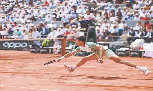 Djokovic into seventh French Open final as Alcaraz breaks down