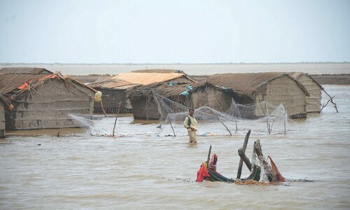 Sindh largely spared as cyclone hits India&rsquo;s Gujarat coast
