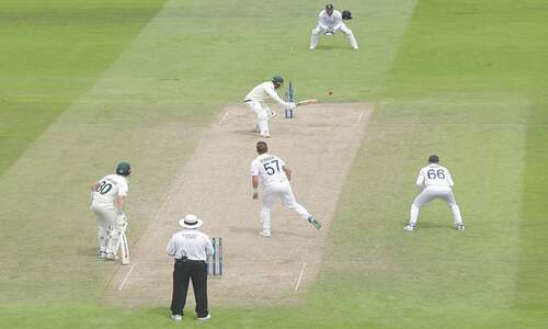 Australia strike between showers in first Ashes Test Australia strike between showers in first Ashes Test