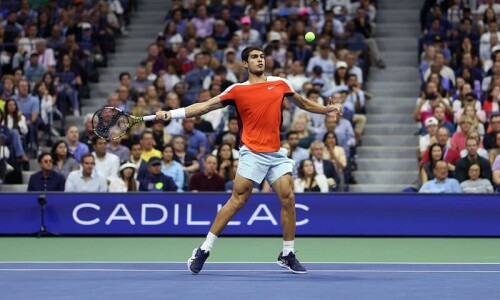 Alcaraz says Djokovic is Wimbledon favourite