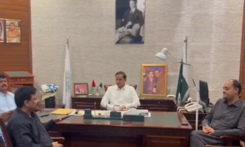 Mayor asks KMC to improve condition of cemeteries across Karachi Mayor asks KMC to improve condition of cemeteries across Karachi