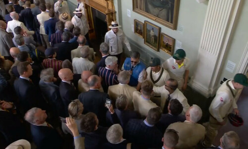 Ashes&rsquo; short fuses shatter monastic calm of Lord&rsquo;s Long Room