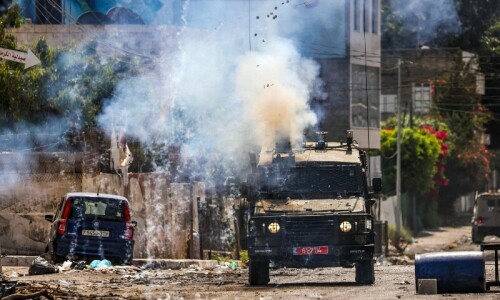 7 hurt in Tel Aviv attack on day two of Israel&rsquo;s West Bank raid