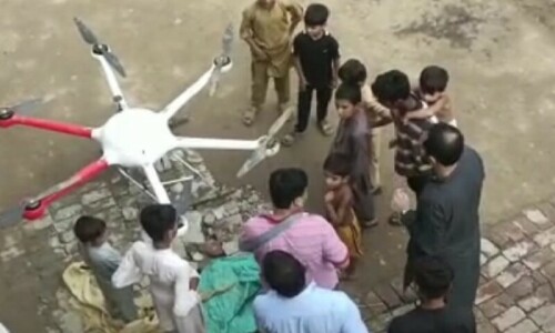 Drone loaded with drugs crashes in Lahore&rsquo;s Kahna: police