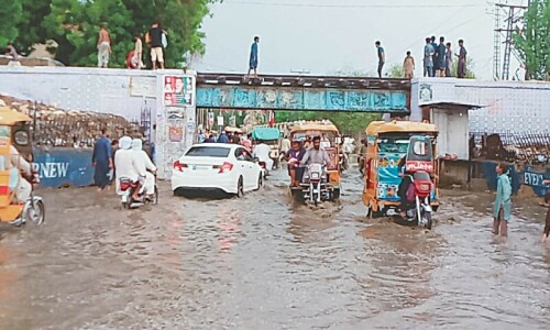 Lightning kills three as downpour batters many districts in Sindh Lightning kills three as downpour batters many districts in Sindh