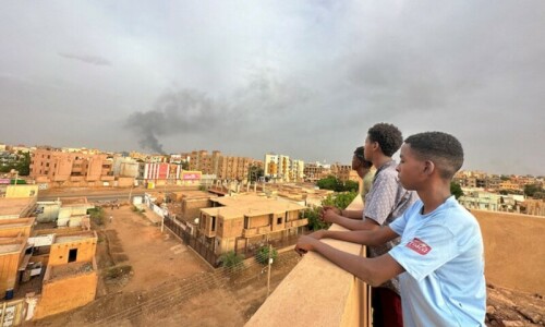 UN warns Sudan faces &lsquo;full-scale civil war&rsquo; as air raid kills 22