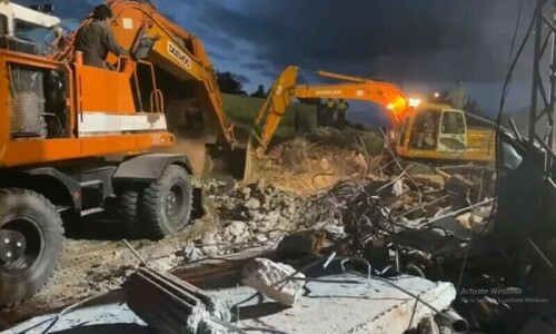 7 dead, 10 injured as gas cylinder explosion causes building to collapse in Jhelum