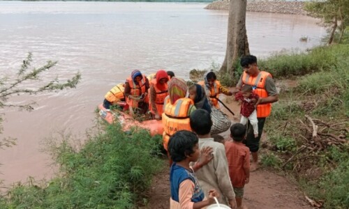 PM wants foolproof arrangements in place ahead of possible flooding in rivers