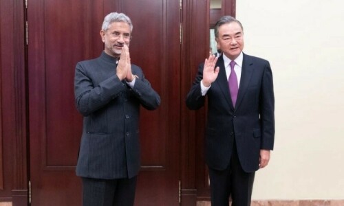 China&rsquo;s top diplomat urges stable ties with India as military tensions simmer