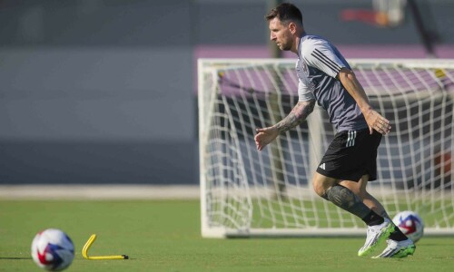 Messi gets down to business in Florida heat Messi gets down to business in Florida heat