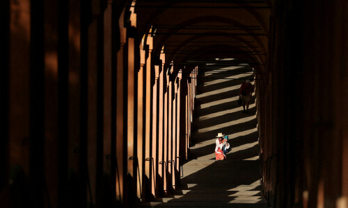 In pictures: Millions hit by extreme heat on 3 continents