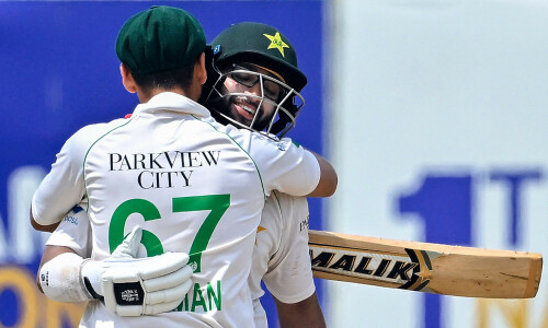 Pakistan beat Sri Lanka by four wickets in 1st Test