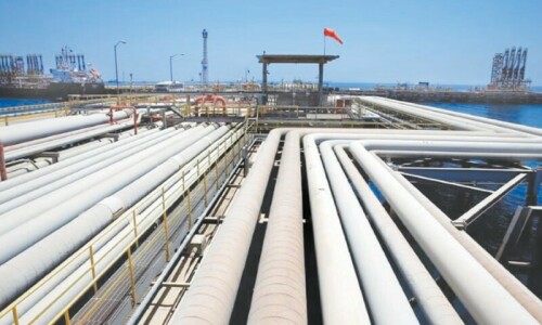 Four oil firms sign MoU for $10bn refinery Four oil firms sign MoU for $10bn refinery