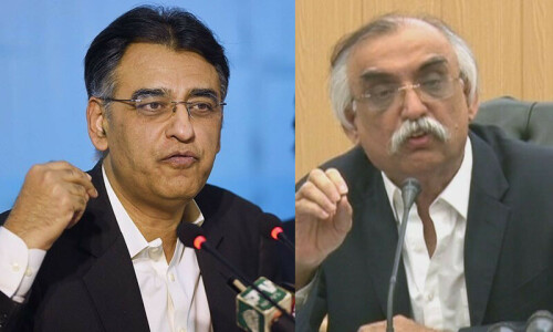PTI&rsquo;s Asad Umar questions former FBR chairman Shabbar Zaidi&rsquo;s default claims