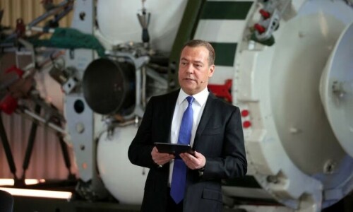We&rsquo;d have to use a nuclear weapon if Ukrainian offensive was a success, says Russia&rsquo;s Medvedev