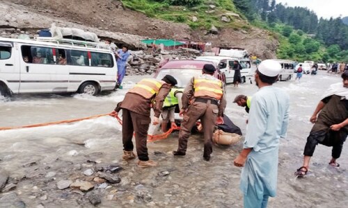 People stopped from travelling on key Mansehra road at night