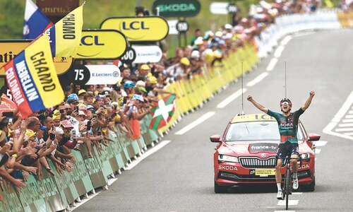 Hindley takes Tour de France lead as Pogacar suffers Hindley takes Tour de France lead as Pogacar suffers