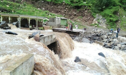 Travellers stranded as flood damages bridge in KP&rsquo;s Mansehra