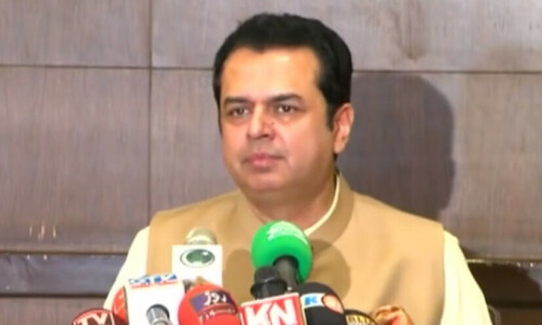 Talal Chaudhry links polls to Nawaz&rsquo;s return