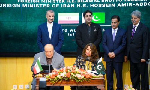 Pakistan, Iran chalk out five-year plan with $5bn trade target