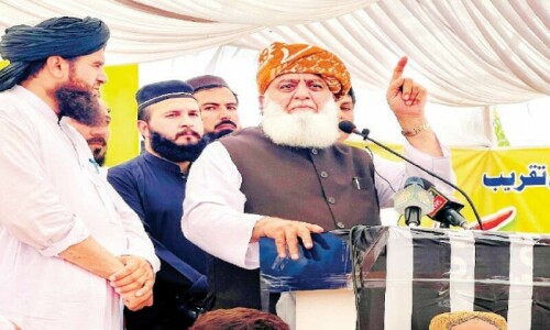 Army should sit with politicians to end terrorism: Fazl Army should sit with politicians to end terrorism: Fazl